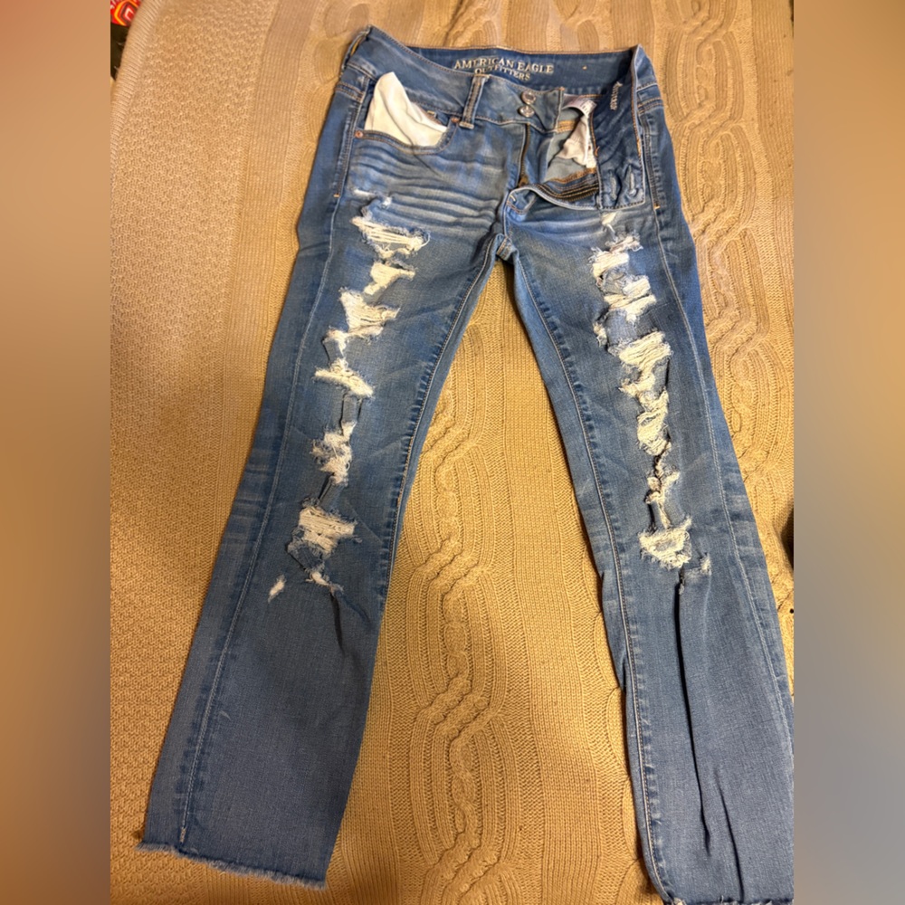 American Eagle Outfitters Light Blue Distressed Skinny Jeans